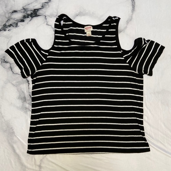 Striped Cold Shoulder Top - Picture 1 of 3